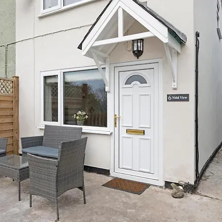 Peaceful Location Lower Rates For Longer Lets Holiday home *